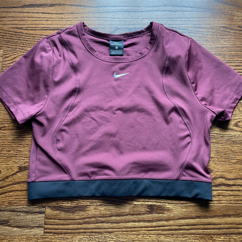 Nike Pro Adapt Women’s Crop Top